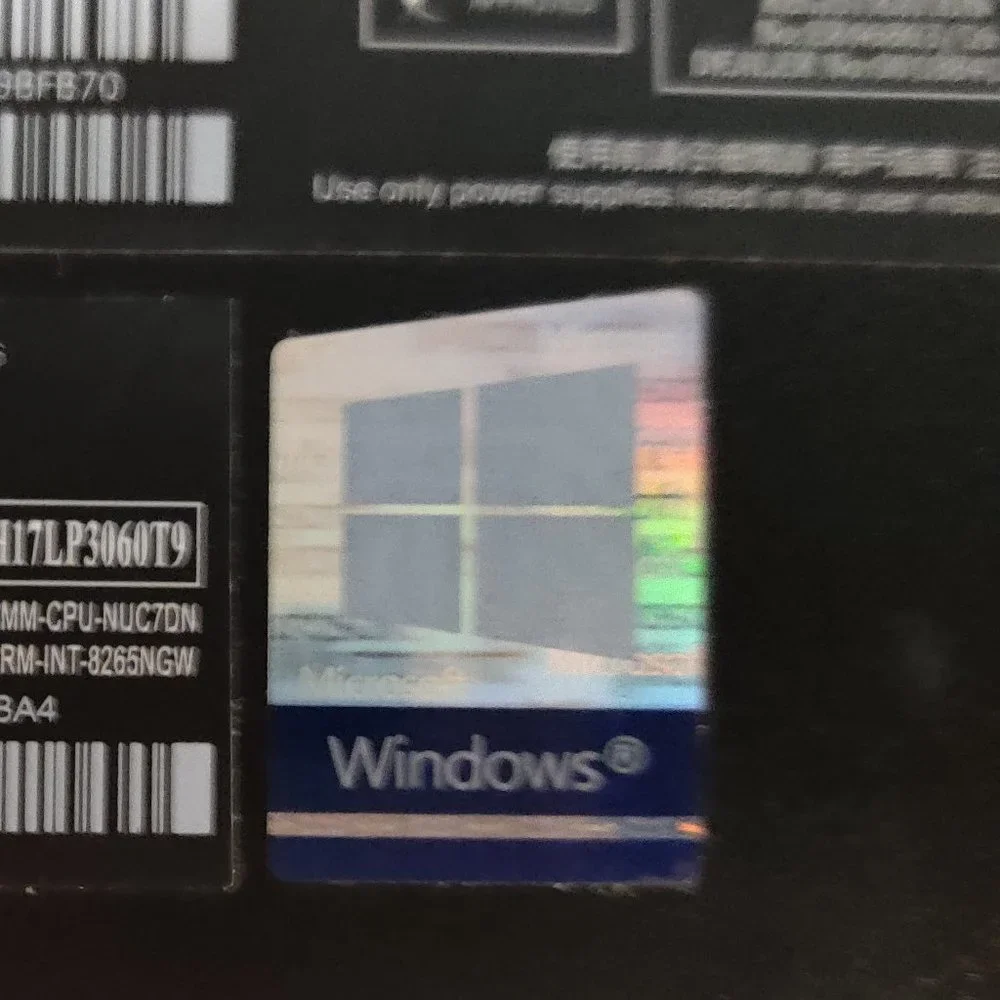 Intel NUC 7 i5 and Acer monitor